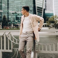 Александр Леонов